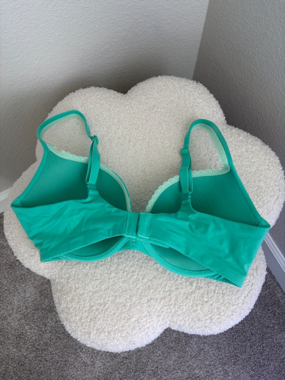 Victoria's Secret Bra - Picture 2 of 3